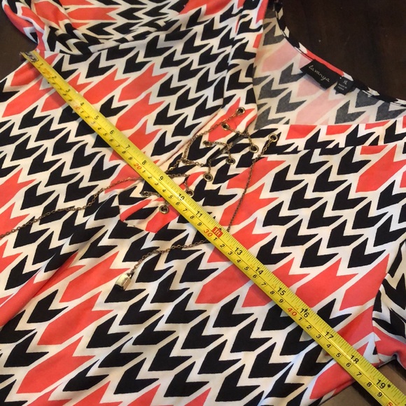 la vanya abstract print nautical criss cross gold tone chain tie & drop LS top - Picture 8 of 12